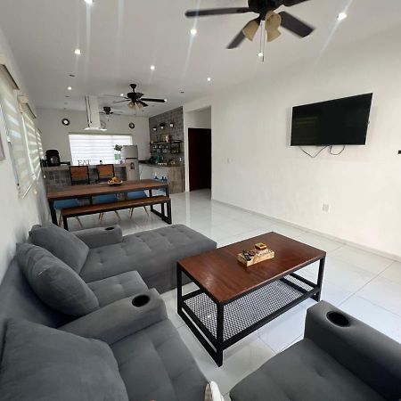 Casa Paloma 2 En Segunda Planta Cerca De Aeropuerto Y Centro Comercial Chetumal Exterior photo